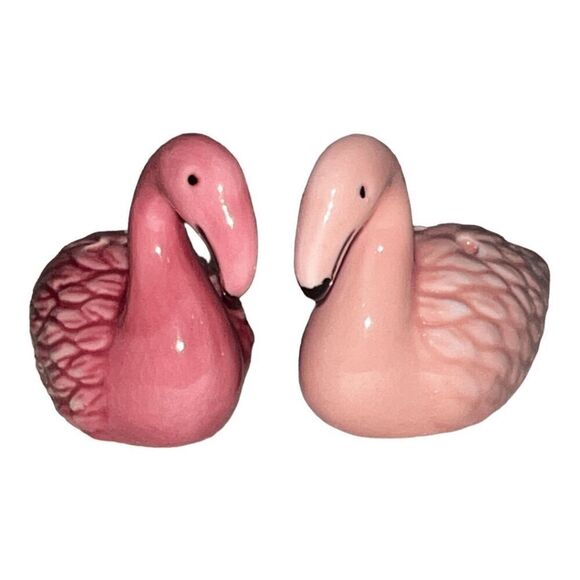 Cracker Barrel stoneware mini Flamingo salt and pepper shaker set - Picture 2 of 3